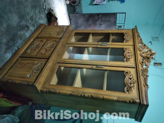 শোকেজ বিক্রি হবে।